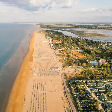 Modern 1 Bedroom With Balcony - Beahost Apartment Bibione