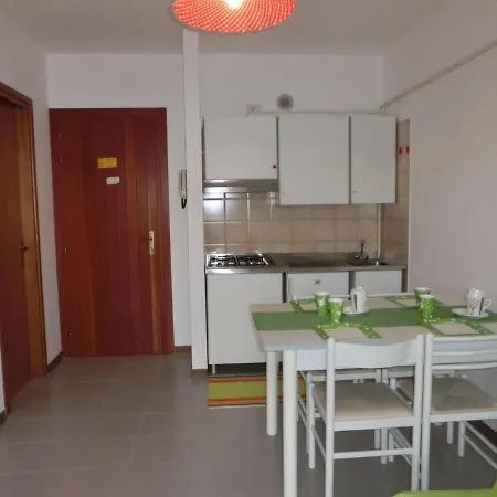 Modern 1 Bedroom With Balcony - Beahost